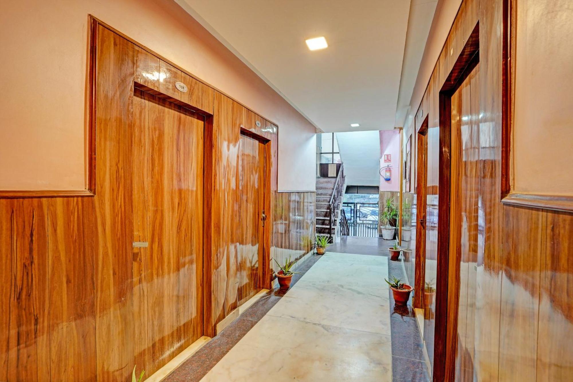 Hotel O Greno House Near Pvr Ansal Plaza Greater Noida Eksteriør bilde